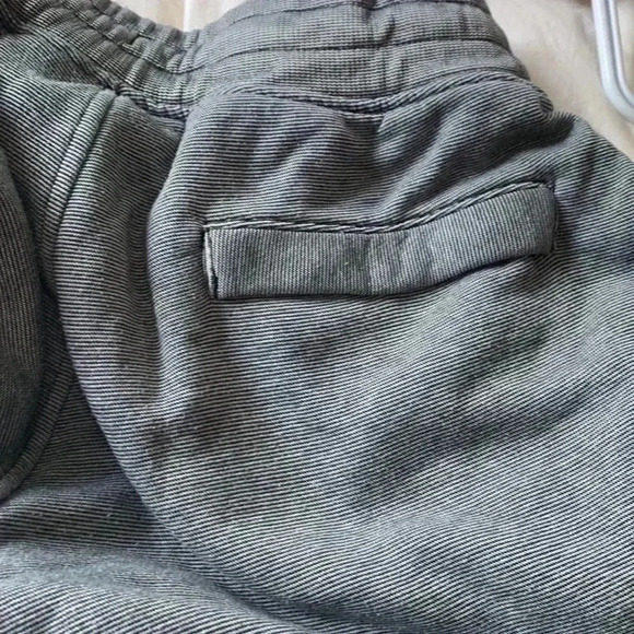 Under Armour Cold Gear loose fit sweatpants  with cuff - Picture 6 of 6